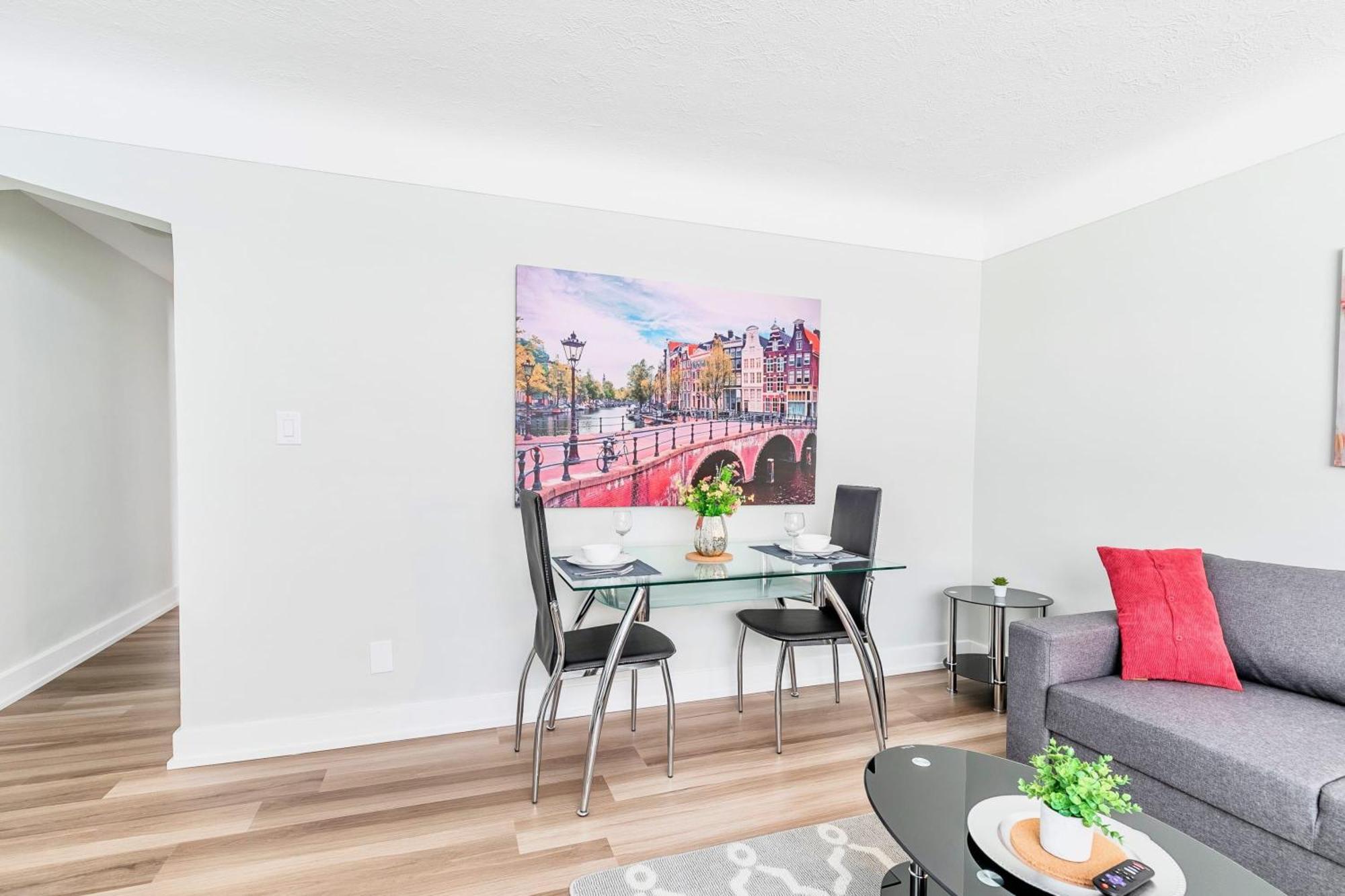 Modern Apartment In Corktown Hamilton Sleeps 4 Zewnętrze zdjęcie