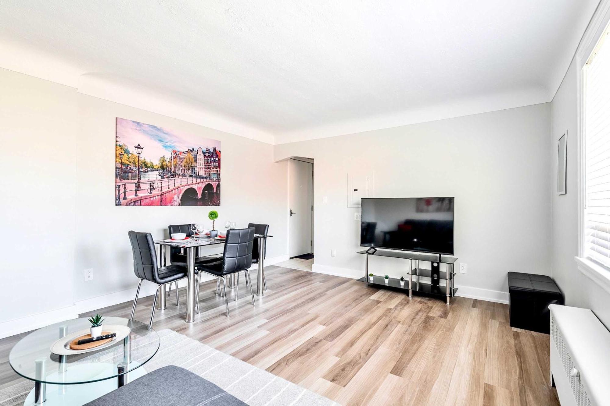 Modern Apartment In Corktown Hamilton Sleeps 4 Zewnętrze zdjęcie