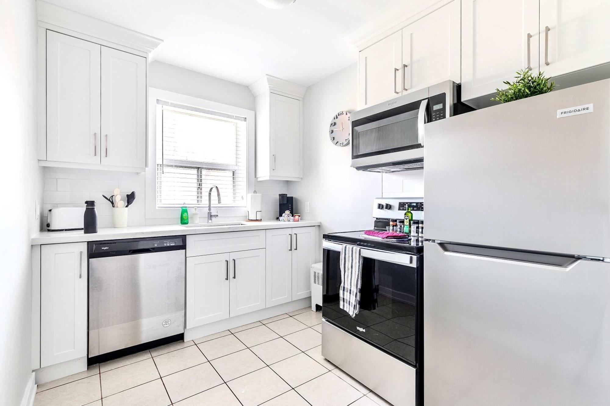 Modern Apartment In Corktown Hamilton Sleeps 4 Zewnętrze zdjęcie